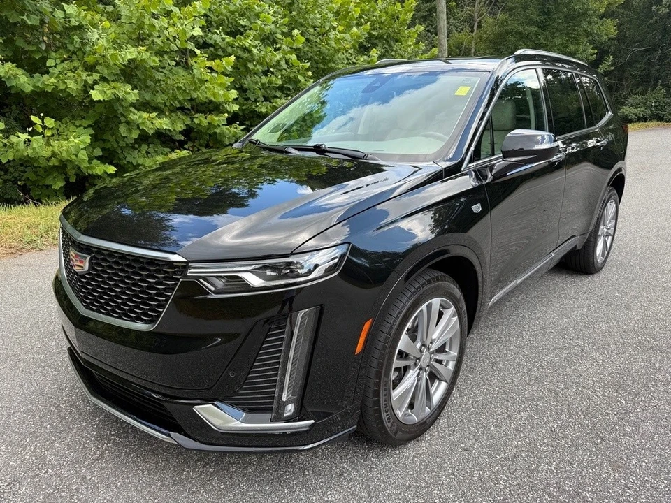 2024 Cadillac XT6 - Image 2 of 12