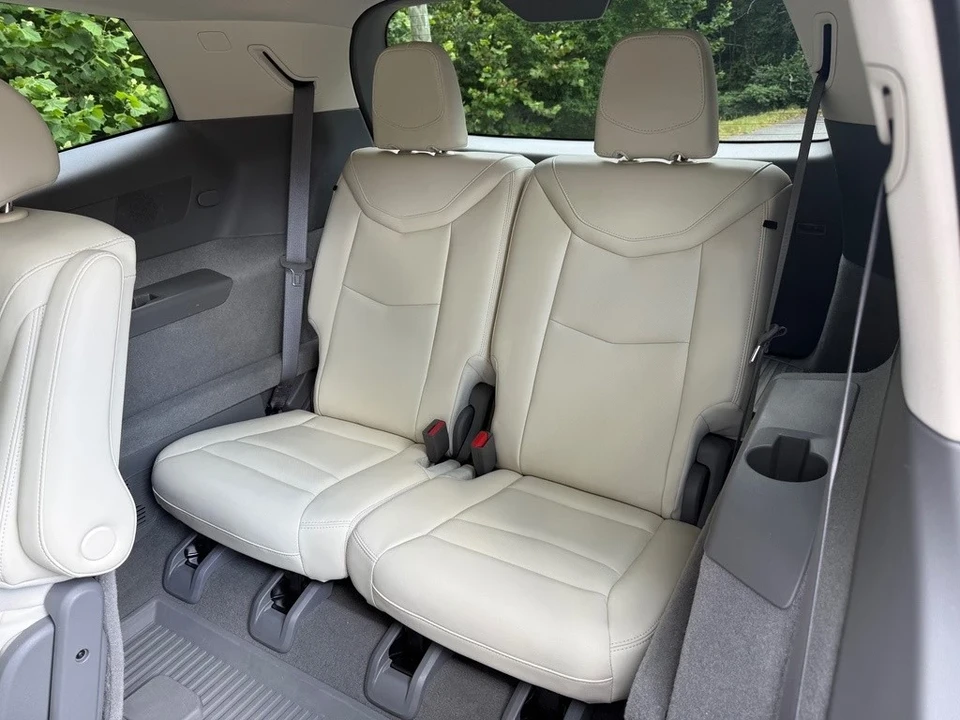 2024 Cadillac XT6 - Image 16 of 21