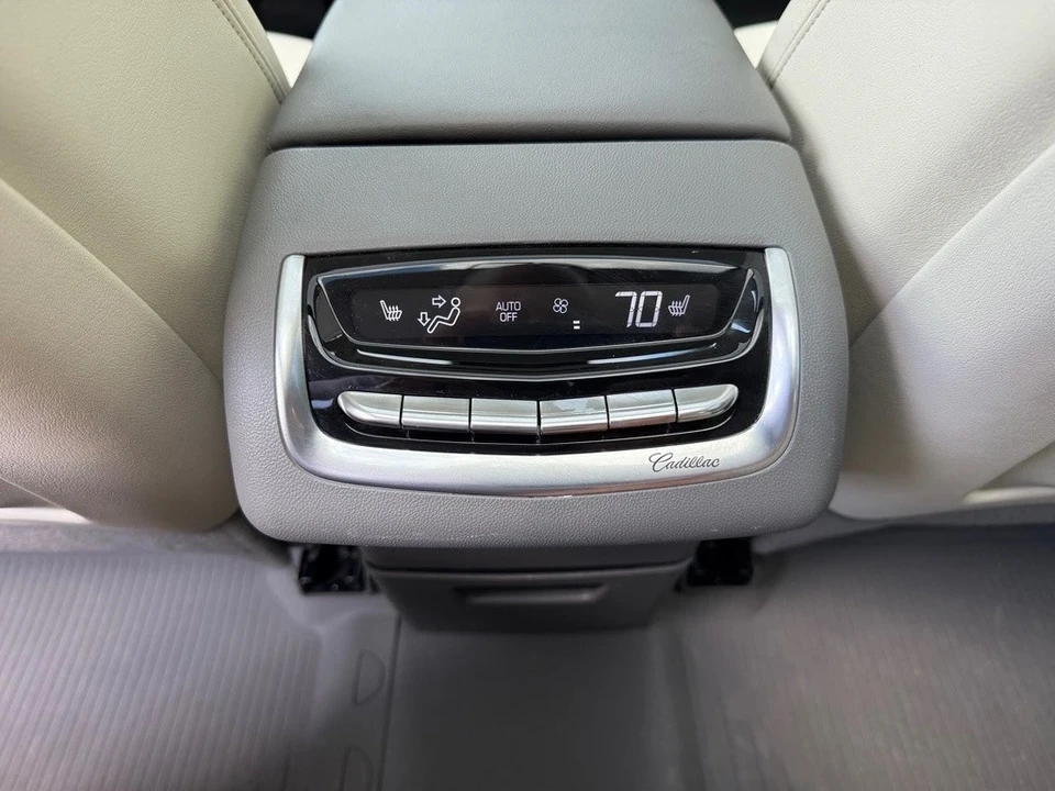 2024 Cadillac XT6 - Image 17 of 21