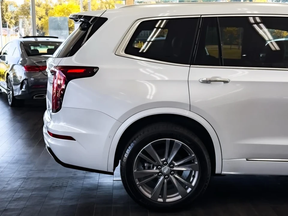 2024 Cadillac XT6 - Image 15 of 21