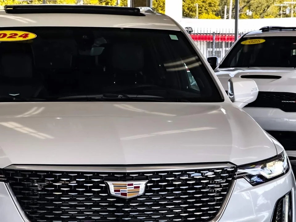 2024 Cadillac XT6 - Image 18 of 21