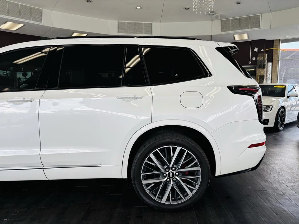 2024 Cadillac XT6 - Image 17 of 31