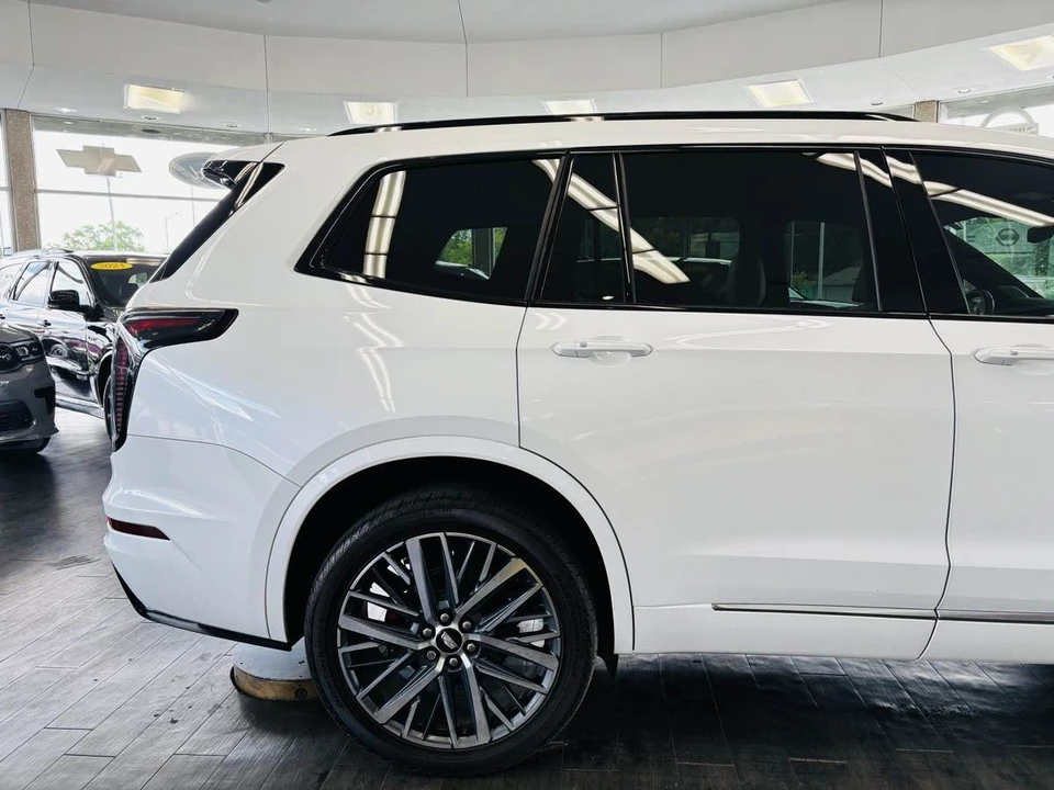 2024 Cadillac XT6 - Image 6 of 31