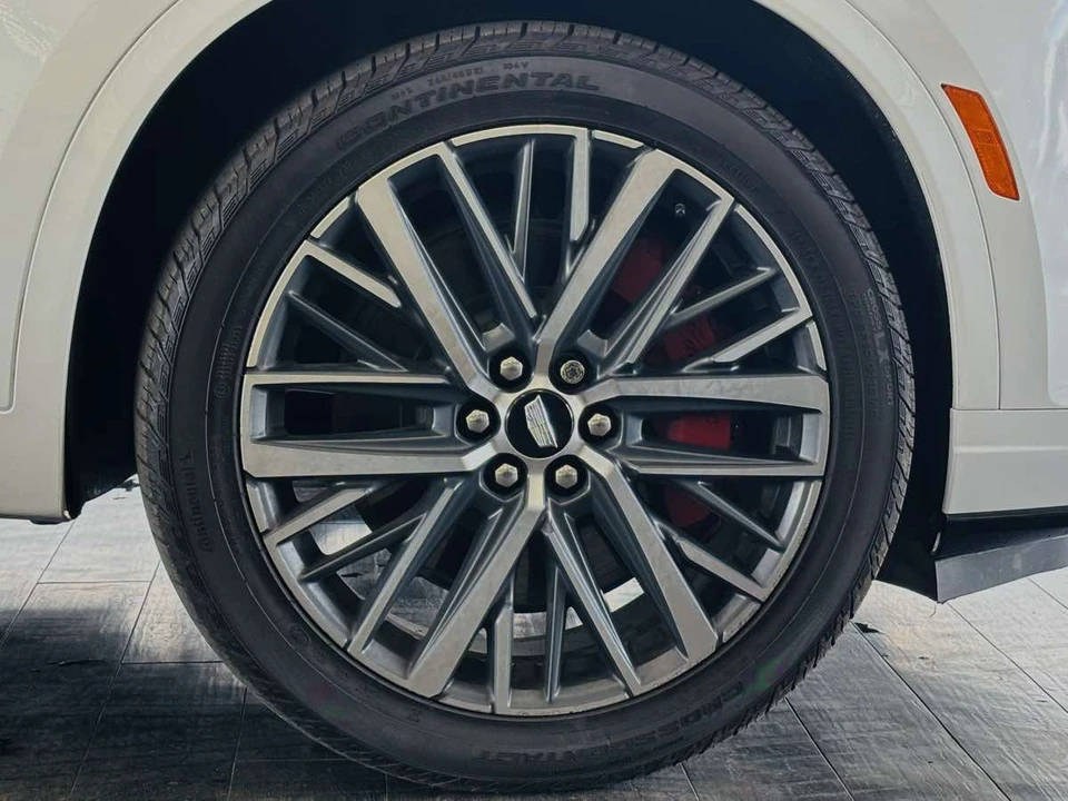 2024 Cadillac XT6 - Image 27 of 31