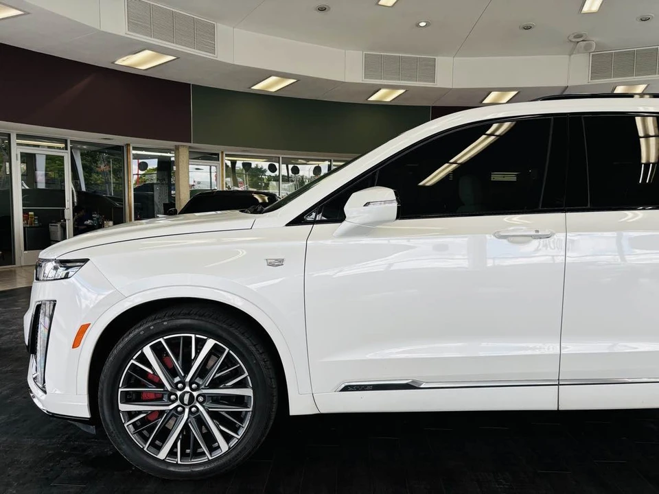 2024 Cadillac XT6 - Image 18 of 31