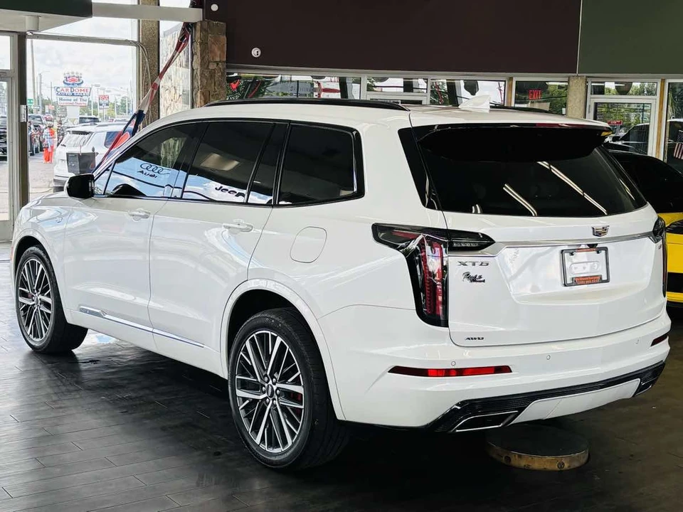 2024 Cadillac XT6 - Image 16 of 31