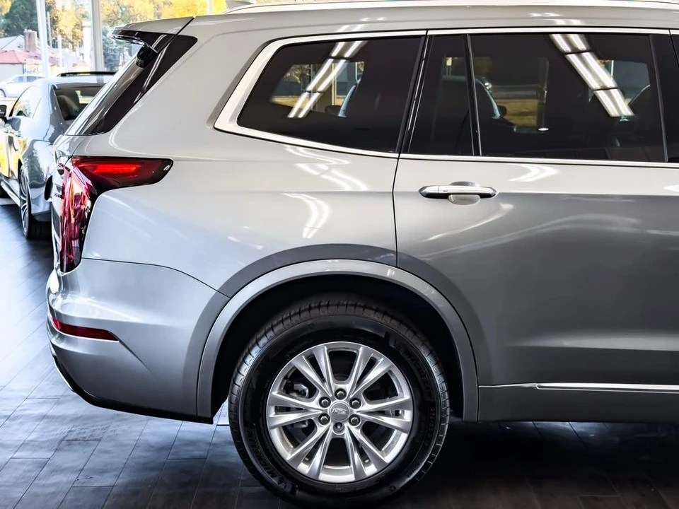 2024 Cadillac XT6 - Image 17 of 21