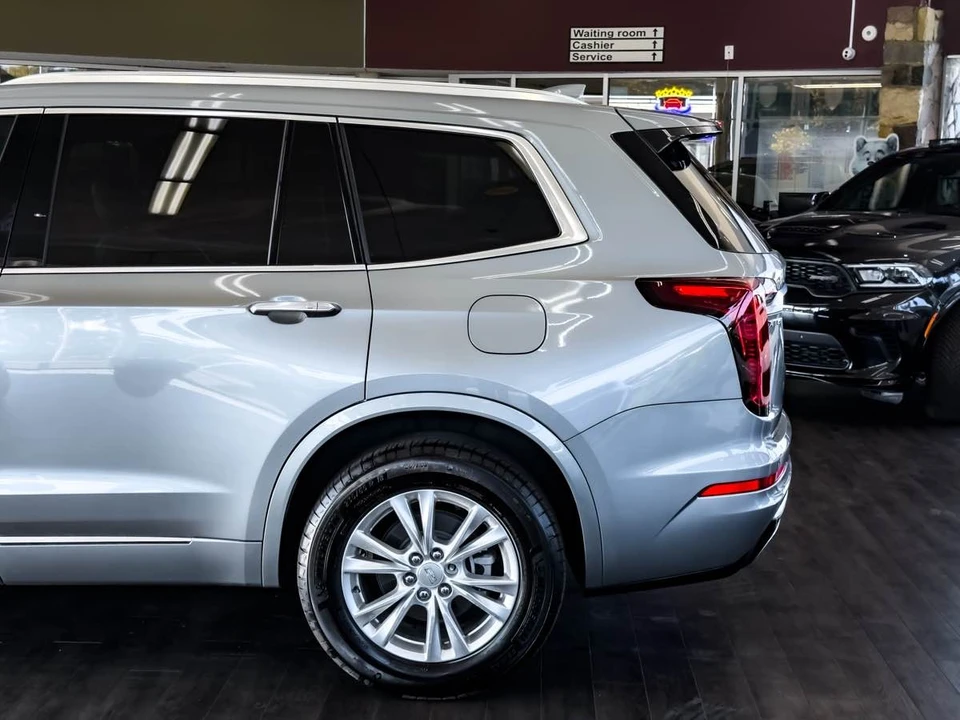 2024 Cadillac XT6 - Image 12 of 21