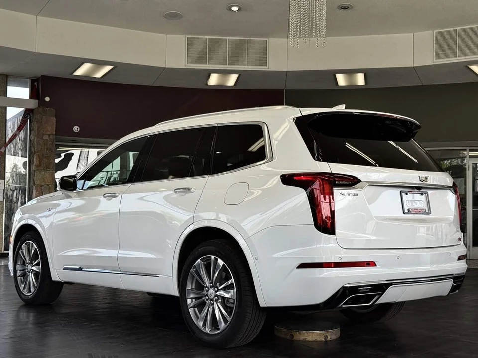 2024 Cadillac XT6 - Image 15 of 21
