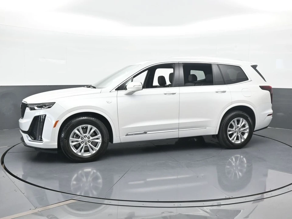 2024 Cadillac XT6 - Image 2 of 12