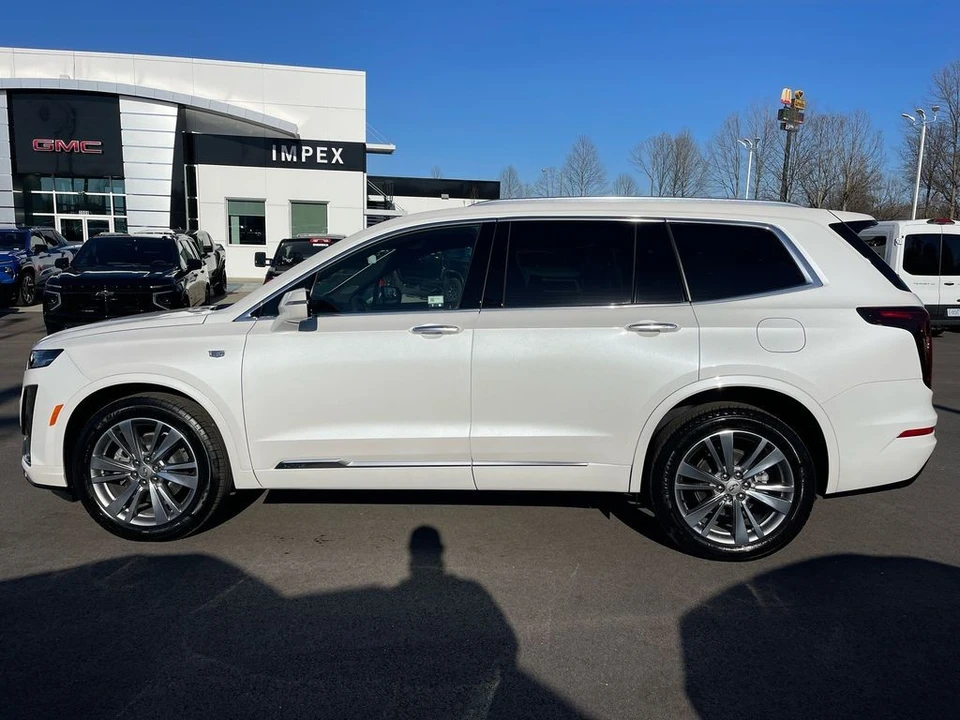 2024 Cadillac XT6 - Image 2 of 12
