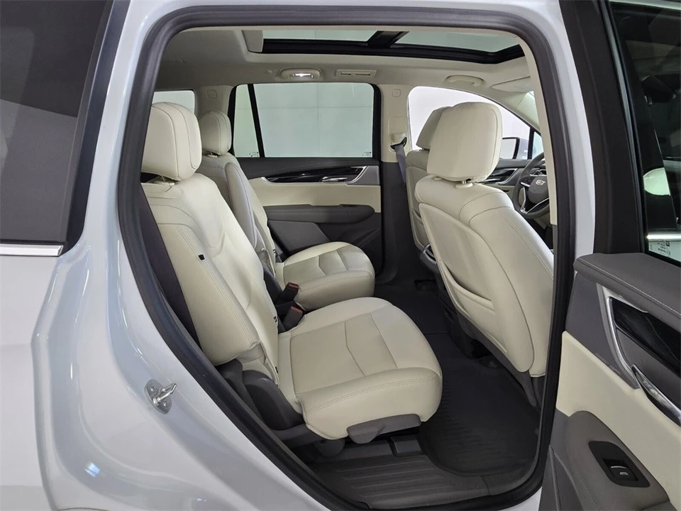 2024 Cadillac XT6 - Image 17 of 21