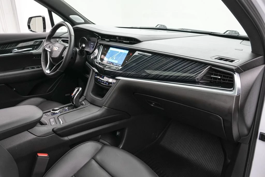 2024 Cadillac XT6 - Image 27 of 30