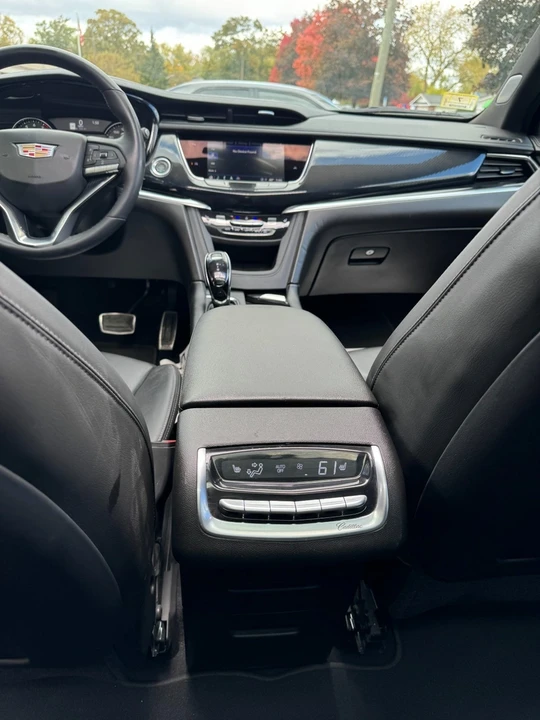 2024 Cadillac XT6 - Image 13 of 21
