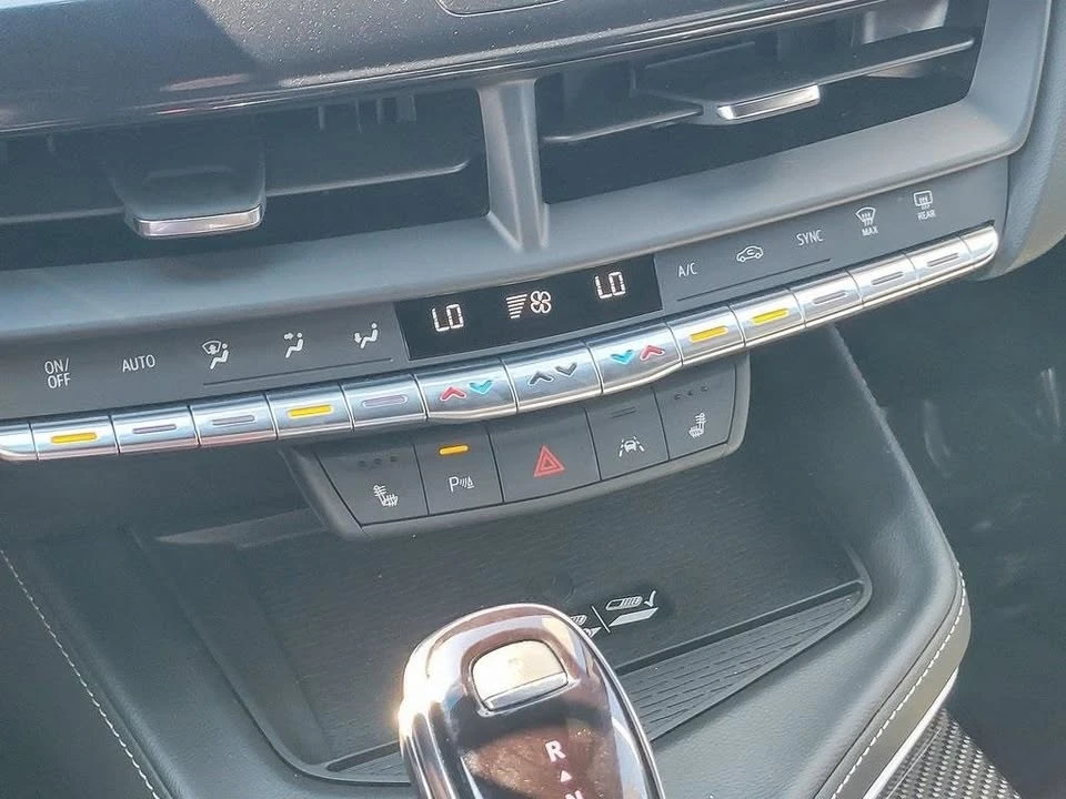 2024 Cadillac CT4-V - Image 15 of 20