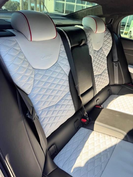 2024 Cadillac CT5-V Blackwing - Image 9 of 10