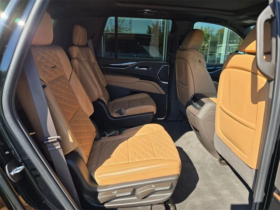 2024 Cadillac Escalade 5th Gen - Image 12 of 20