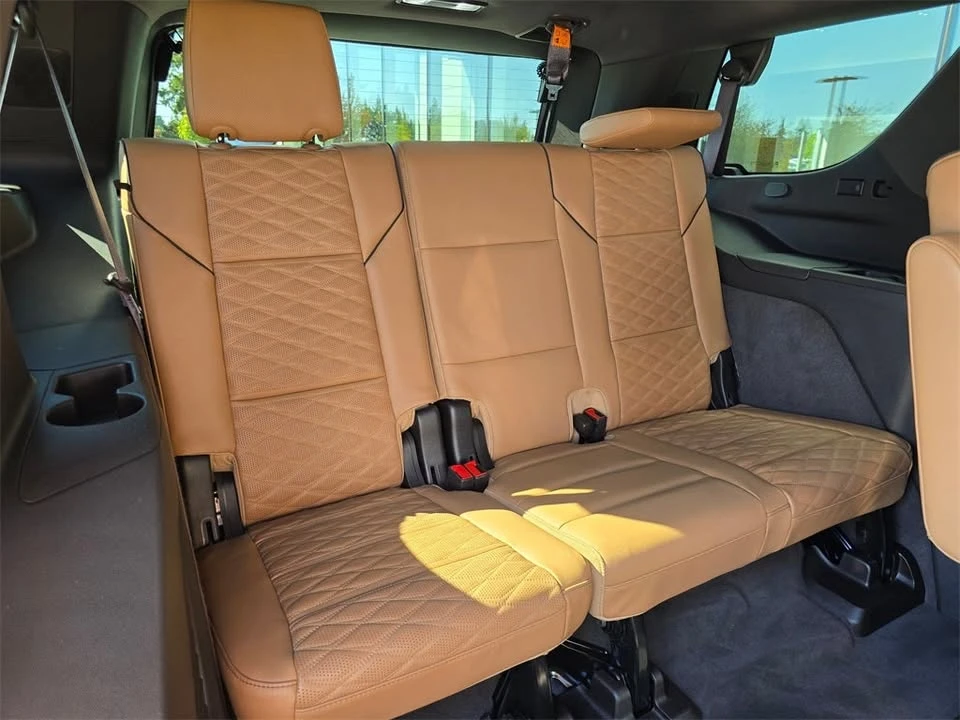 2024 Cadillac Escalade 5th Gen - Image 13 of 20