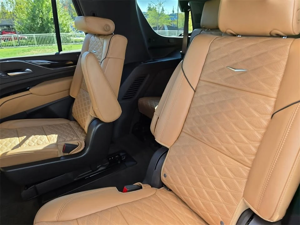 2024 Cadillac Escalade 5th Gen - Image 18 of 20