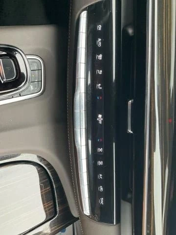 2024 Cadillac Escalade 5th Gen - Image 14 of 20
