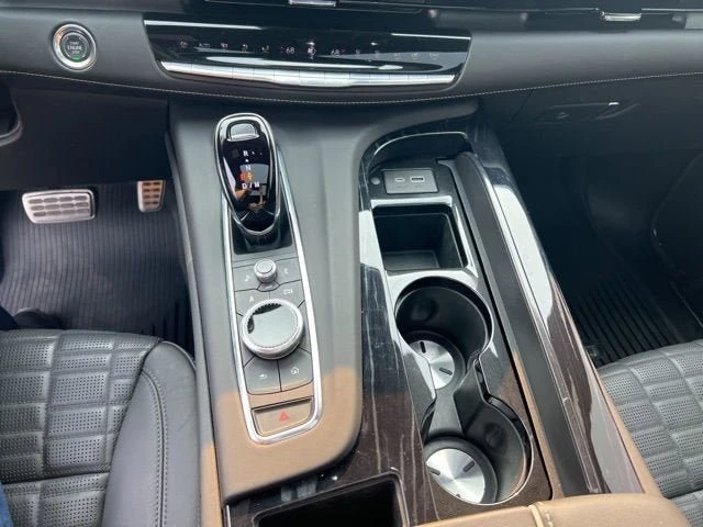 2024 Cadillac Escalade 5th Gen - Image 11 of 18