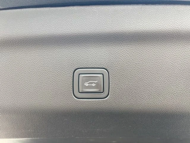2024 Cadillac Escalade 5th Gen - Image 18 of 18