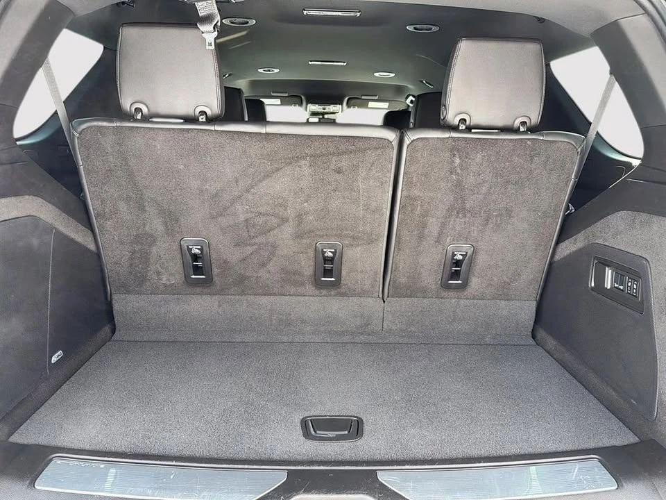 2024 Cadillac Escalade 5th Gen - Image 18 of 20