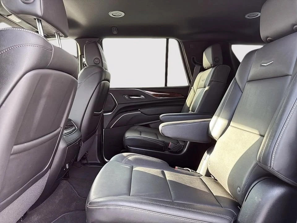 2024 Cadillac Escalade 5th Gen - Image 16 of 20