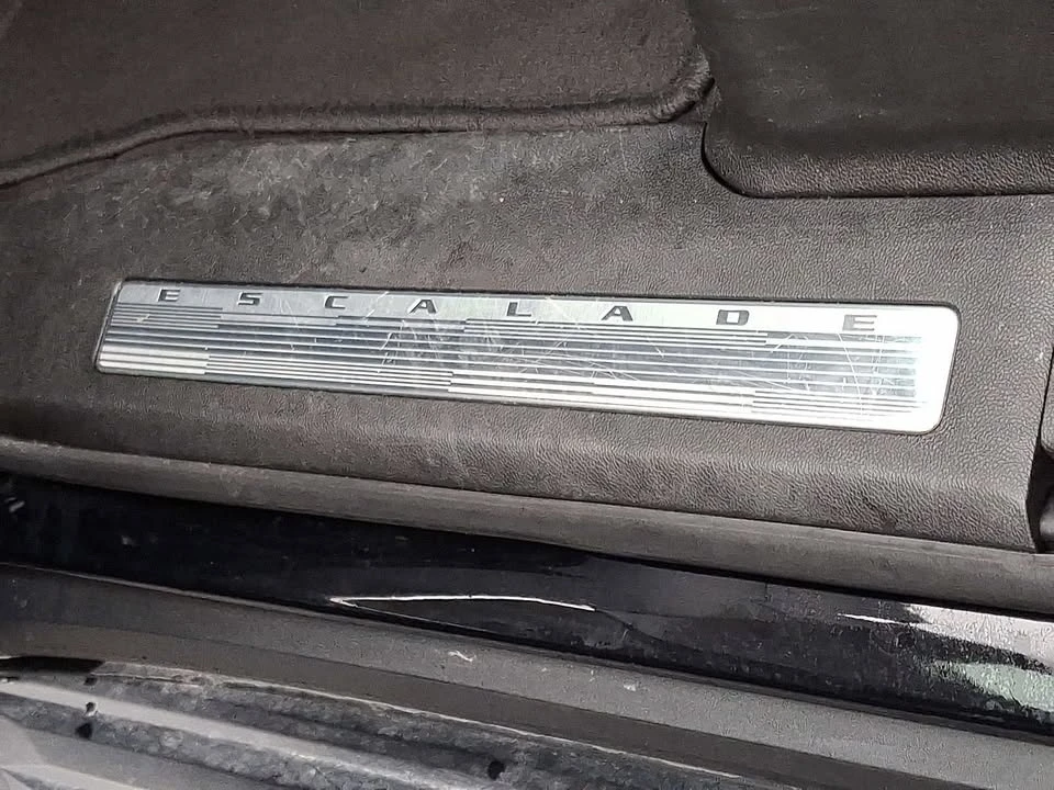 2024 Cadillac Escalade 5th Gen - Image 15 of 20