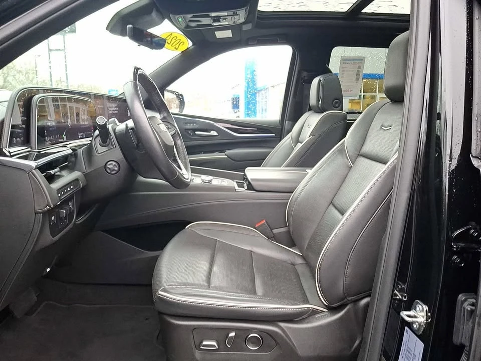 2024 Cadillac Escalade 5th Gen - Image 13 of 20
