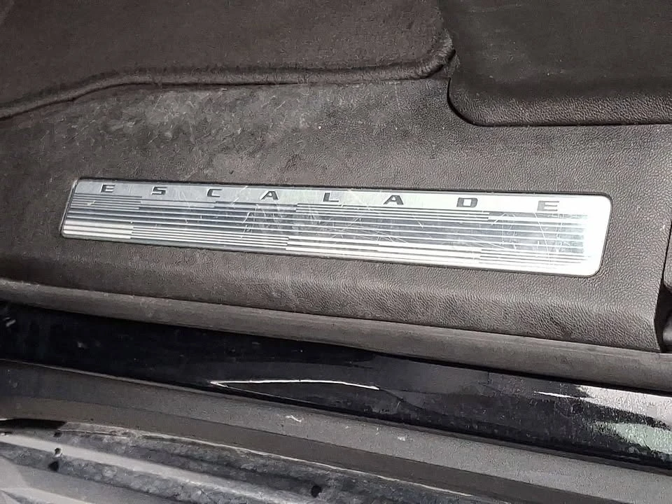 2024 Cadillac Escalade 5th Gen - Image 15 of 20