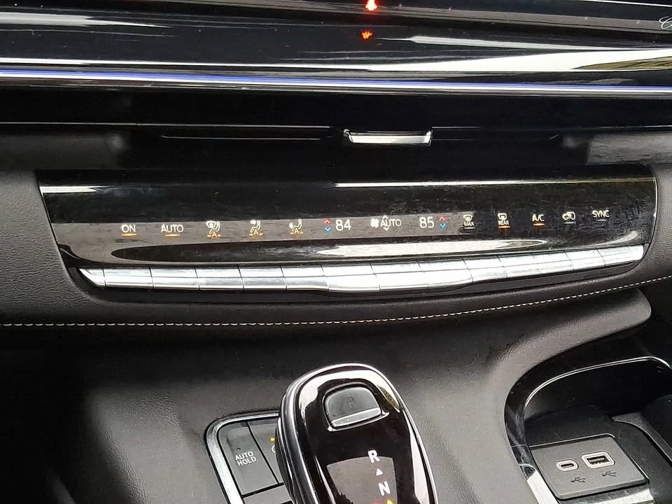 2024 Cadillac Escalade 5th Gen - Image 17 of 20