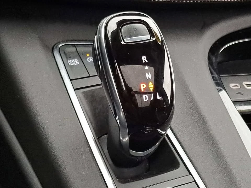 2024 Cadillac Escalade 5th Gen - Image 16 of 20