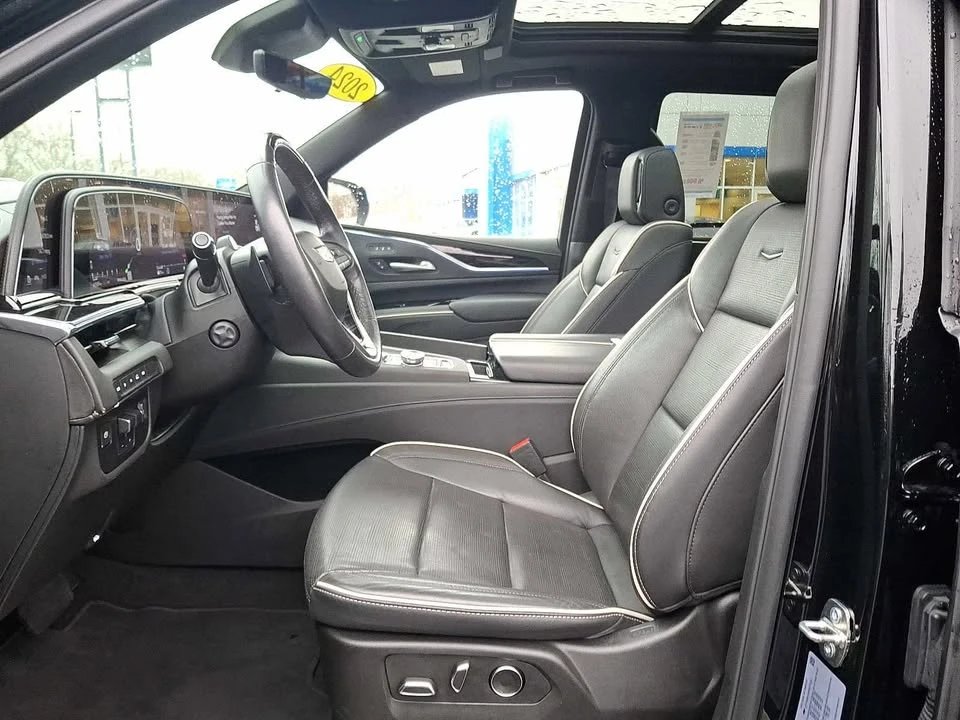 2024 Cadillac Escalade 5th Gen - Image 13 of 20
