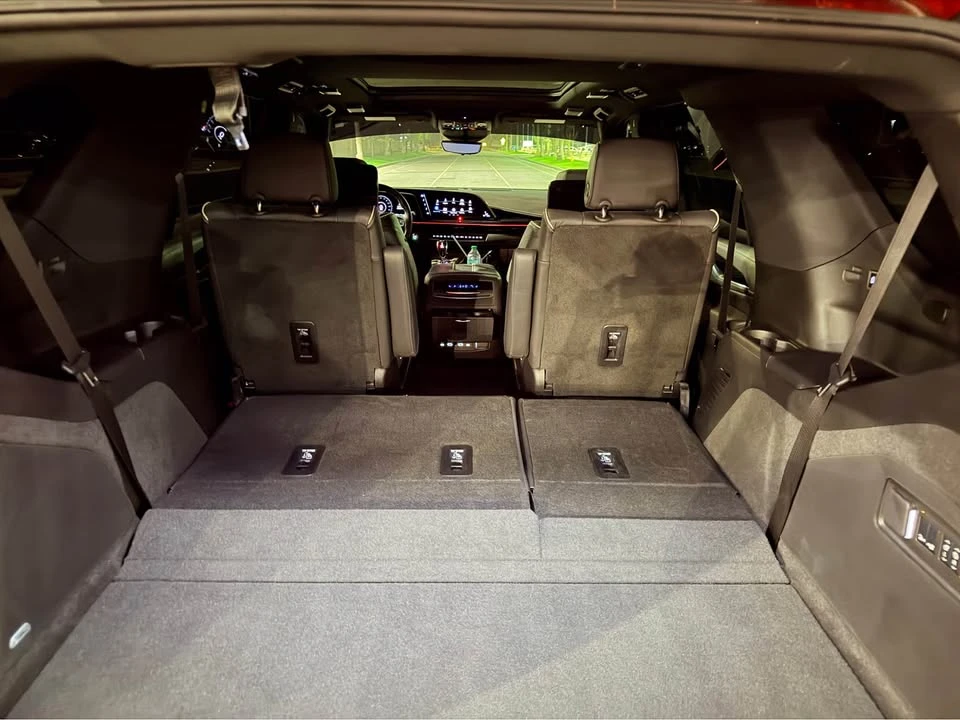 2024 Cadillac Escalade 5th Gen - Image 9 of 15