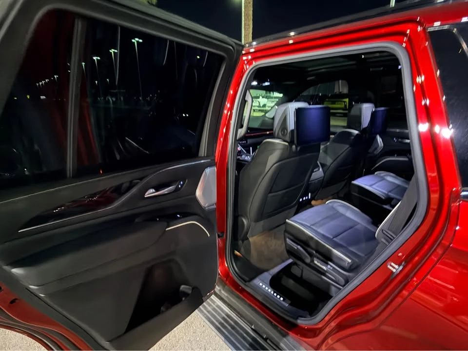 2024 Cadillac Escalade 5th Gen - Image 10 of 15