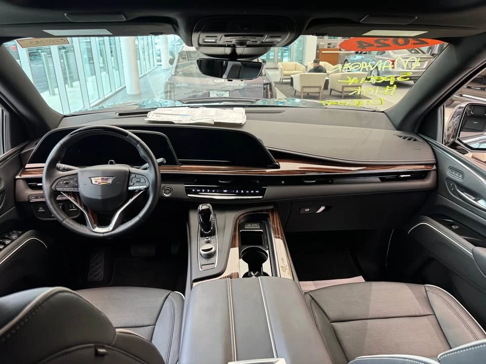2024 Cadillac Escalade 5th Gen - Image 10 of 13
