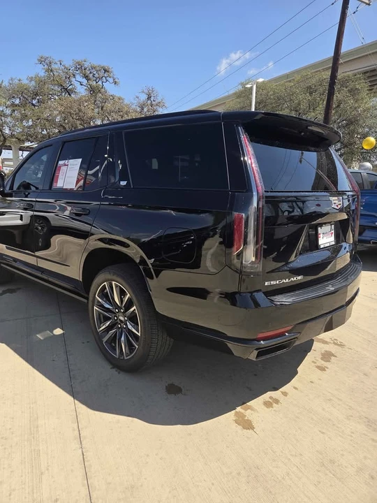 2024 Cadillac Escalade 5th Gen - Image 4 of 18