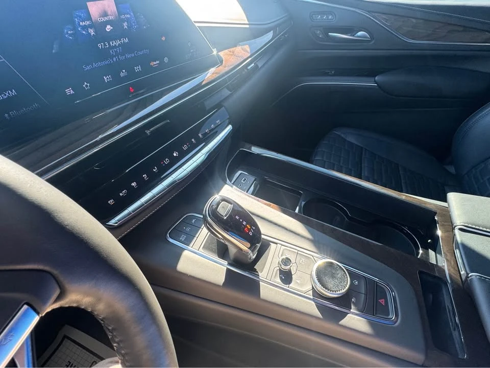 2024 Cadillac Escalade 5th Gen - Image 18 of 20