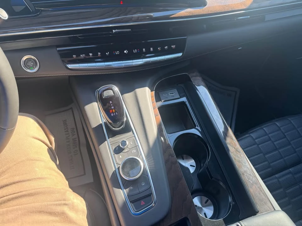 2024 Cadillac Escalade 5th Gen - Image 17 of 20