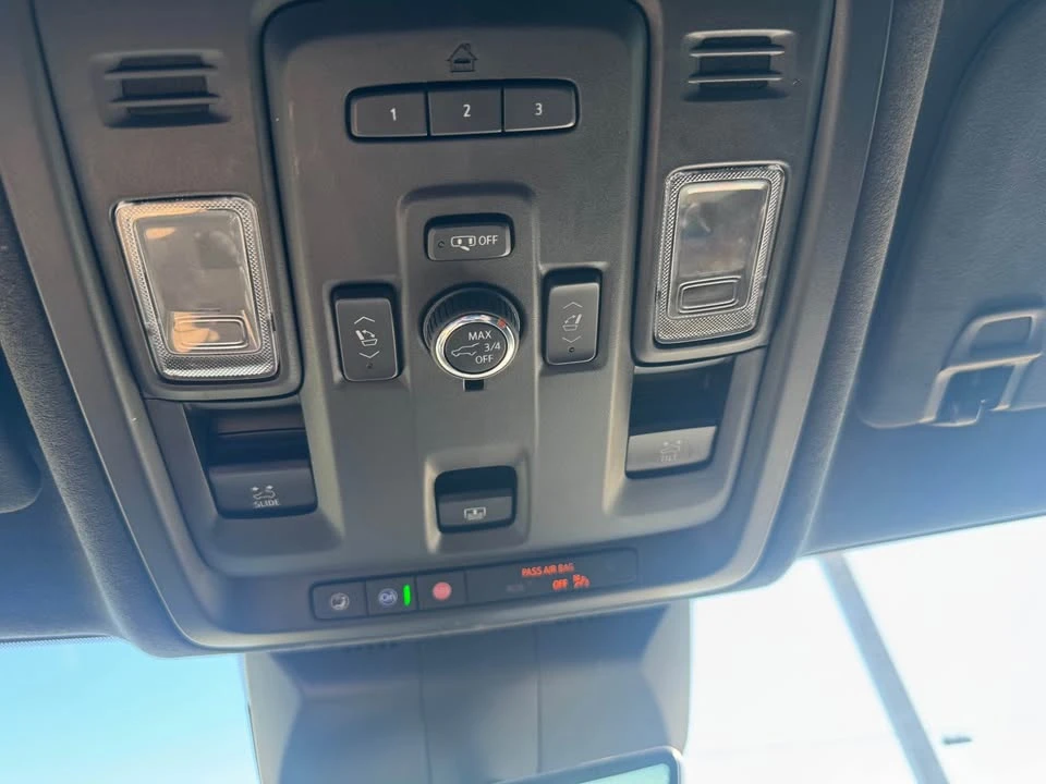 2024 Cadillac Escalade 5th Gen - Image 13 of 20