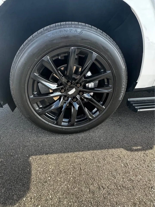 2024 Cadillac Escalade 5th Gen - Image 14 of 18