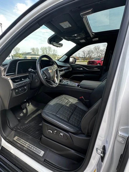 2024 Cadillac Escalade 5th Gen - Image 11 of 18