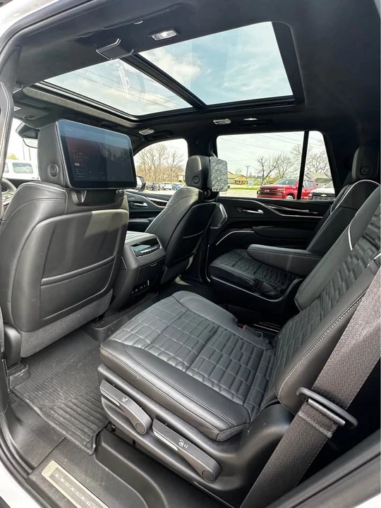 2024 Cadillac Escalade 5th Gen - Image 12 of 18