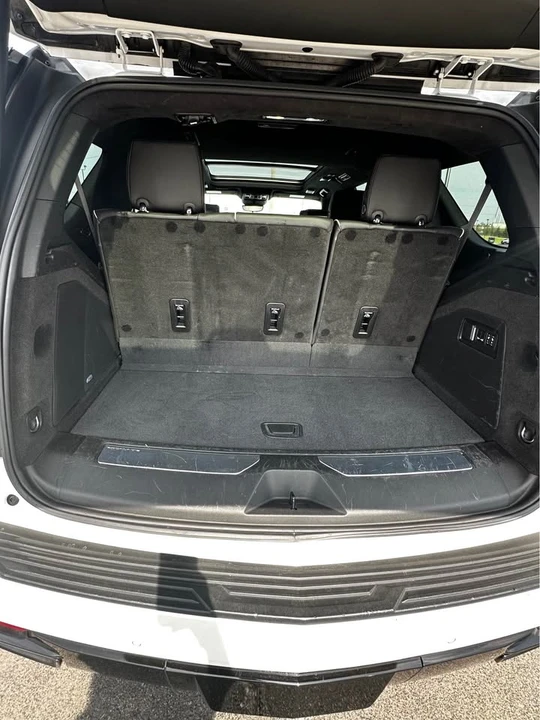 2024 Cadillac Escalade 5th Gen - Image 13 of 18