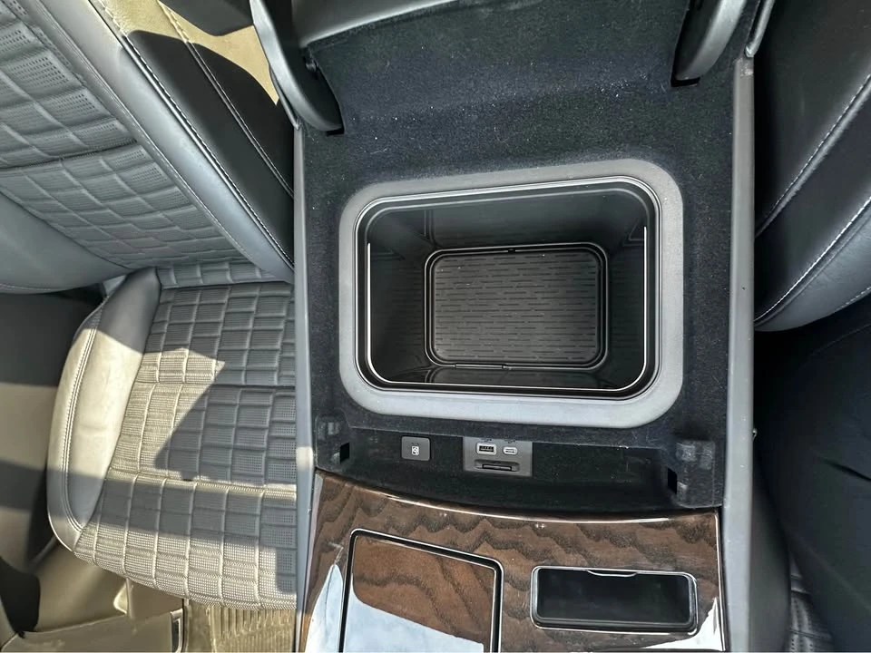 2024 Cadillac Escalade 5th Gen - Image 9 of 18