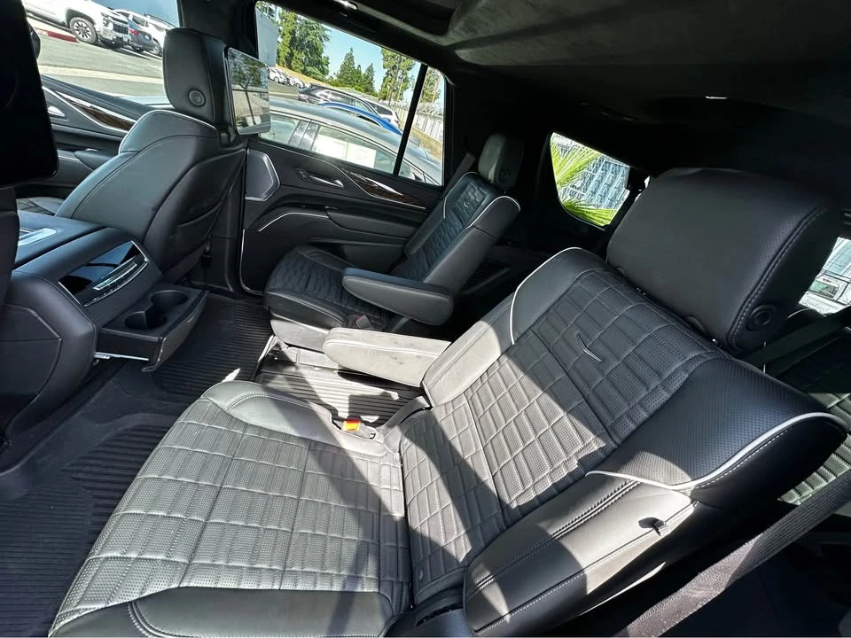 2024 Cadillac Escalade 5th Gen - Image 17 of 20