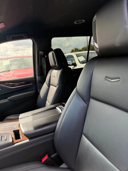 2024 Cadillac Escalade 5th Gen - Image 4 of 8
