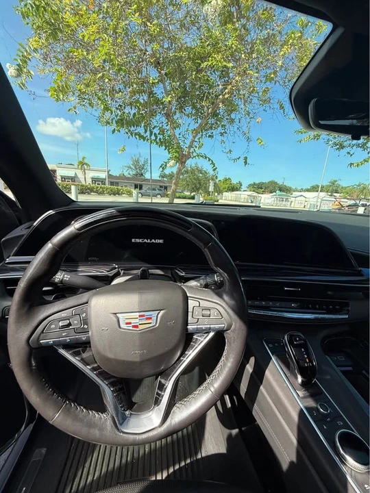 2024 Cadillac Escalade 5th Gen - Image 6 of 10