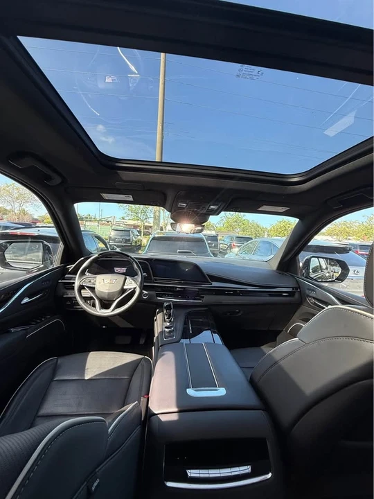 2024 Cadillac Escalade 5th Gen - Image 9 of 10